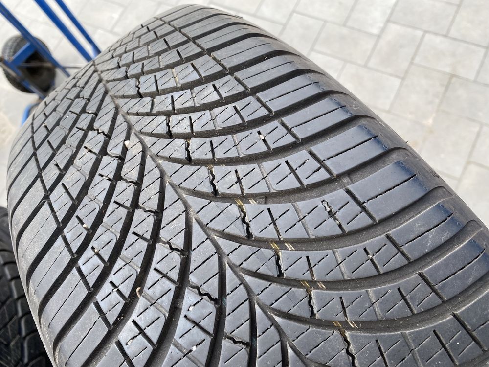 Opony wielosezonowe Goodyear Vector 4Seasons Gen-3 225/45 R18 4szt.