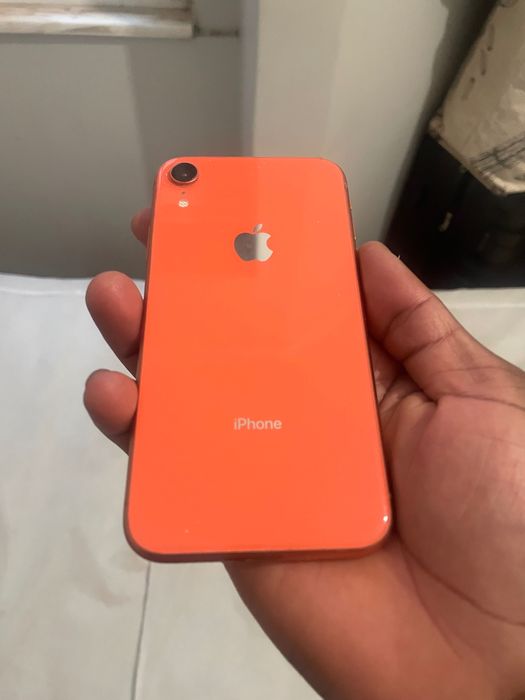 Vendo IPhone XR em bom estado