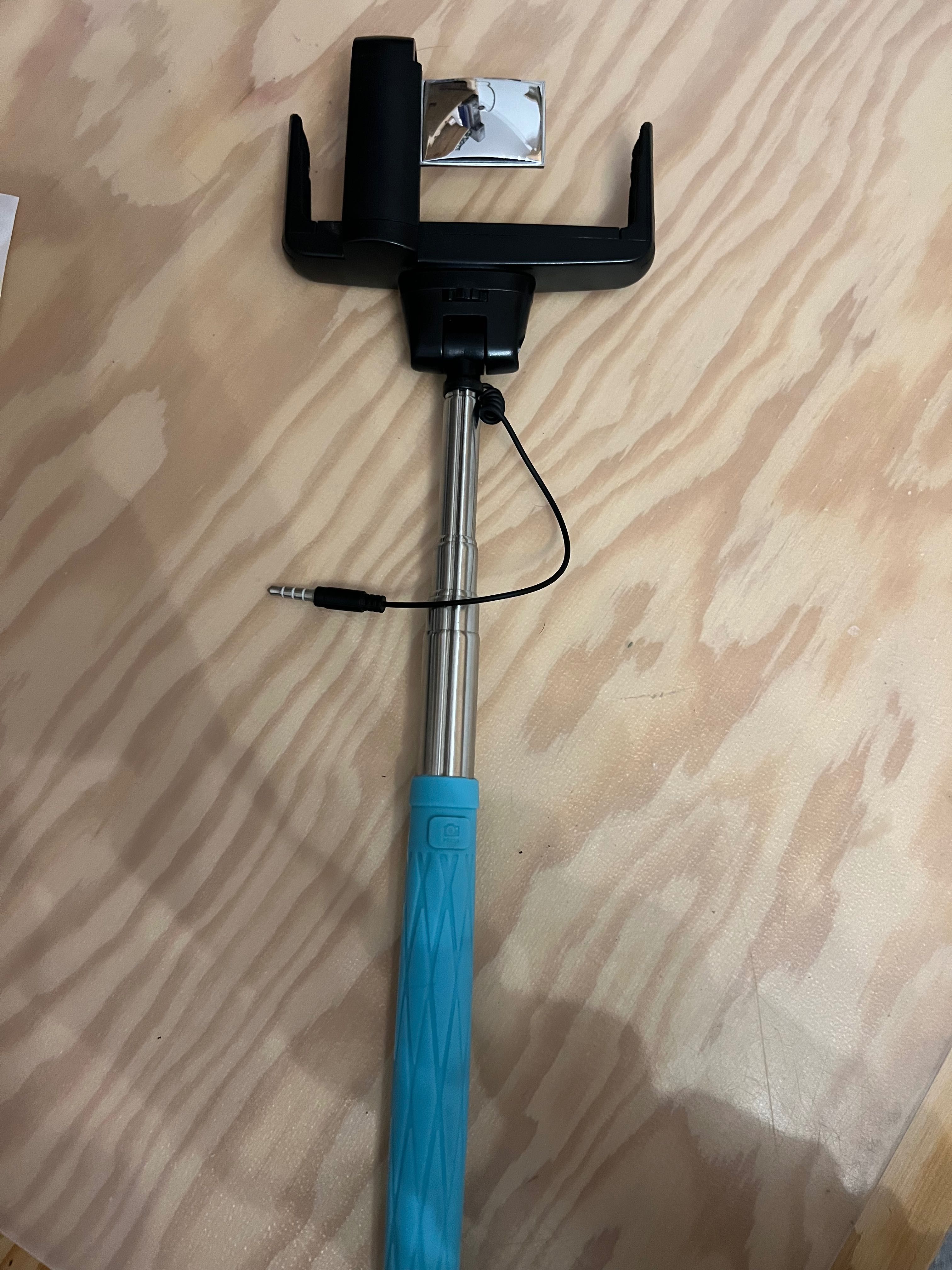 Selfiestick extensível, com espelho e botão de disparo