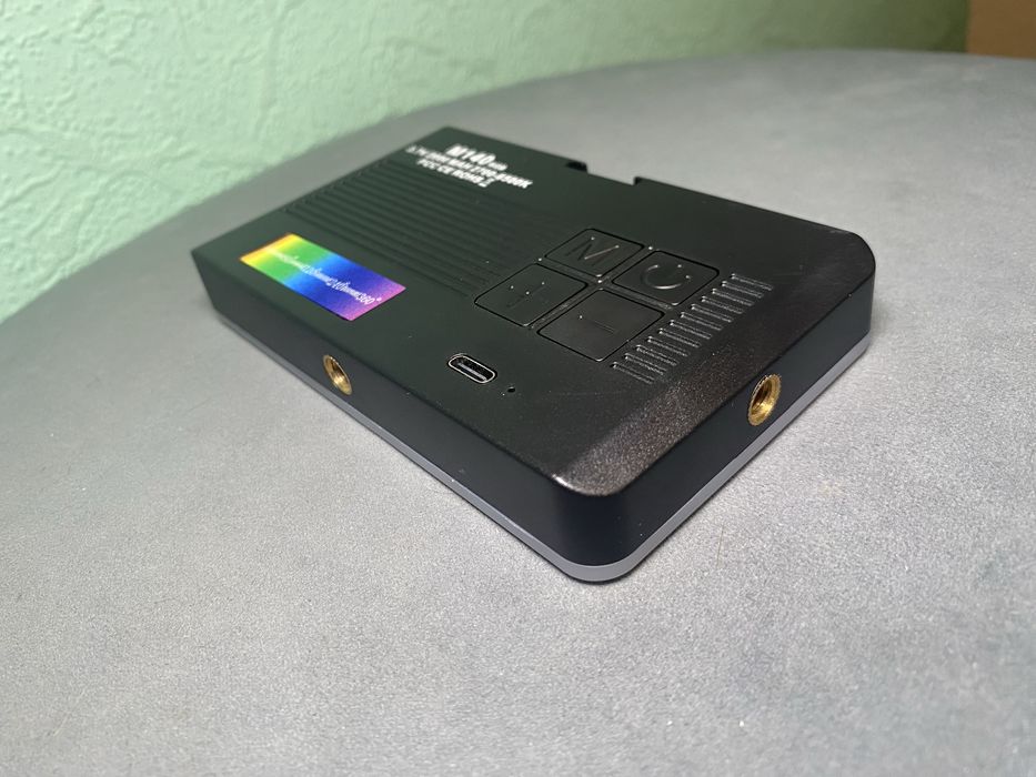 Видеосвет M140 RGB Pocket Fill Light (2000 mAh, 2700–6500K)