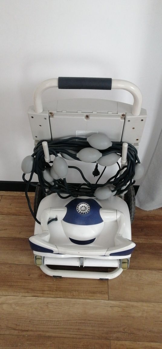 Robot czyszczący do basenów, Zodiac cybernaut NT