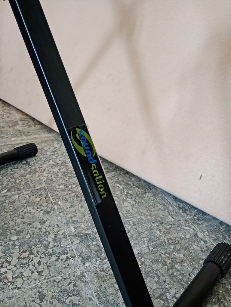 Tripé para piano