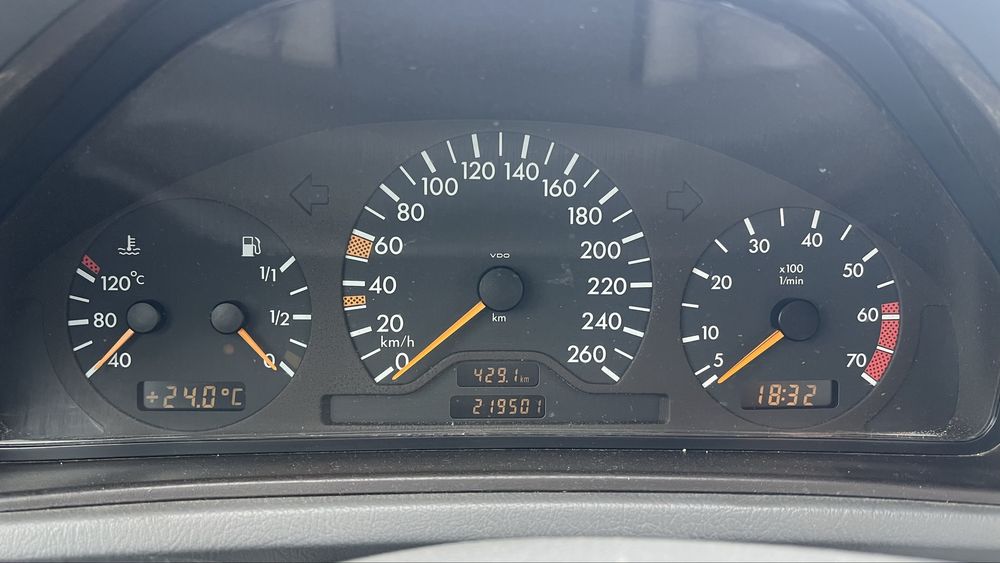 Mercedes Clk 230 kompressor nacional  trato financiamento