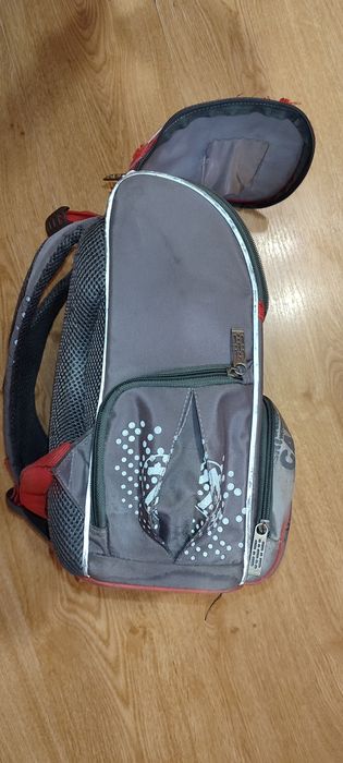 Рюкзака Olli для молодшого шкільного віку посилена жорсткими вставками