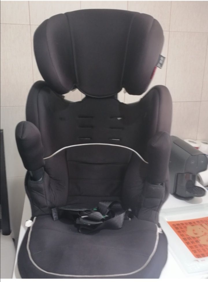 Cadeira de Criança  Isofix.         Marca  Zippy