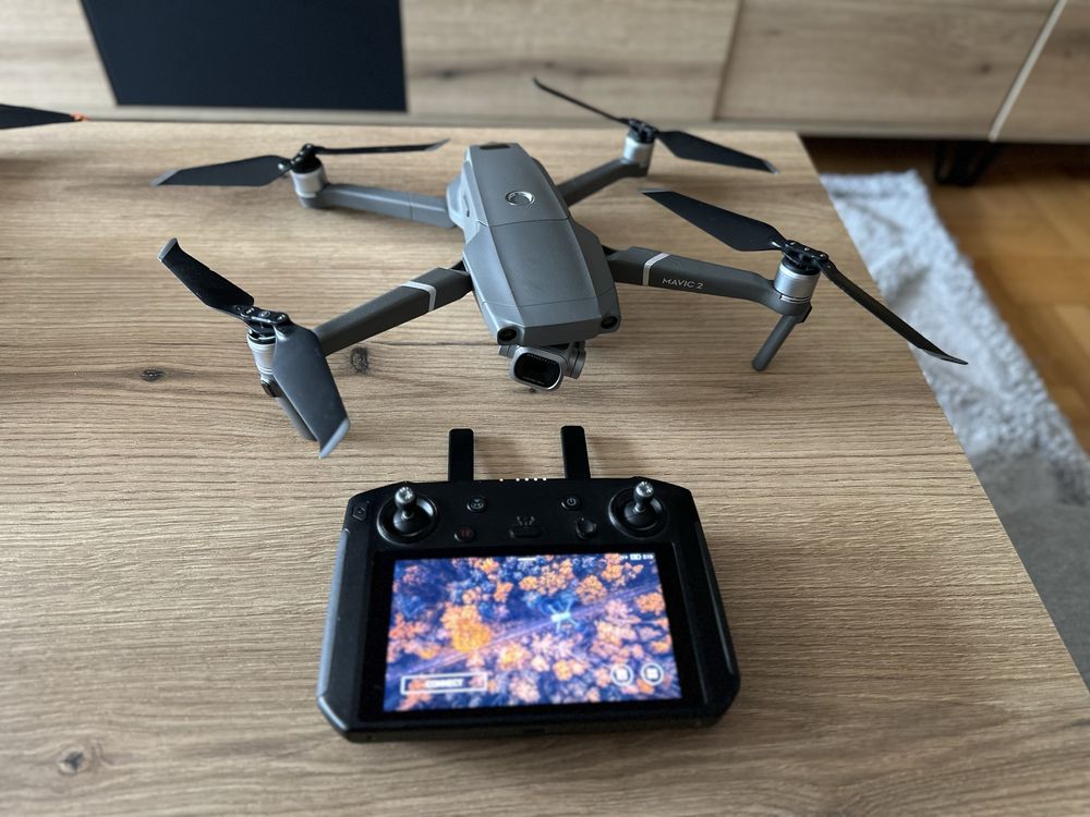 DJI Mavic 2 Pro + Smart Controller dron