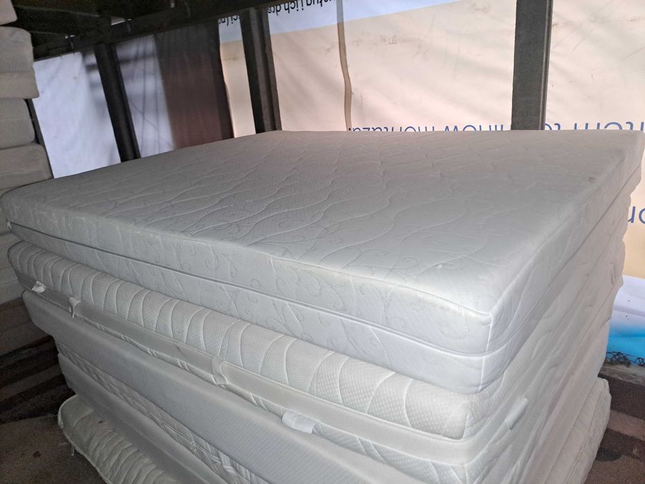 materac 140x200 sprężynowy w nowych poszewkach - możliwy transport