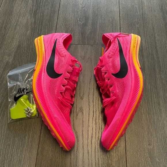 Шиповки NIKE ZOOMX DRAGONFLY на короткі та довгі дистанції