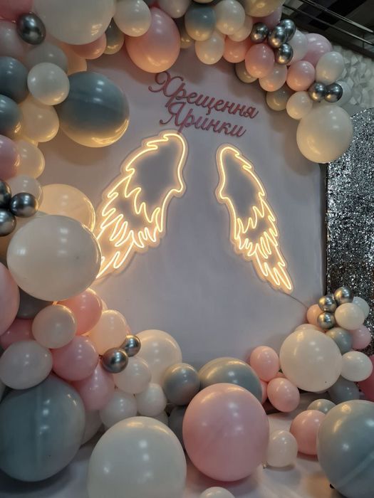 Крила неонові . Неон