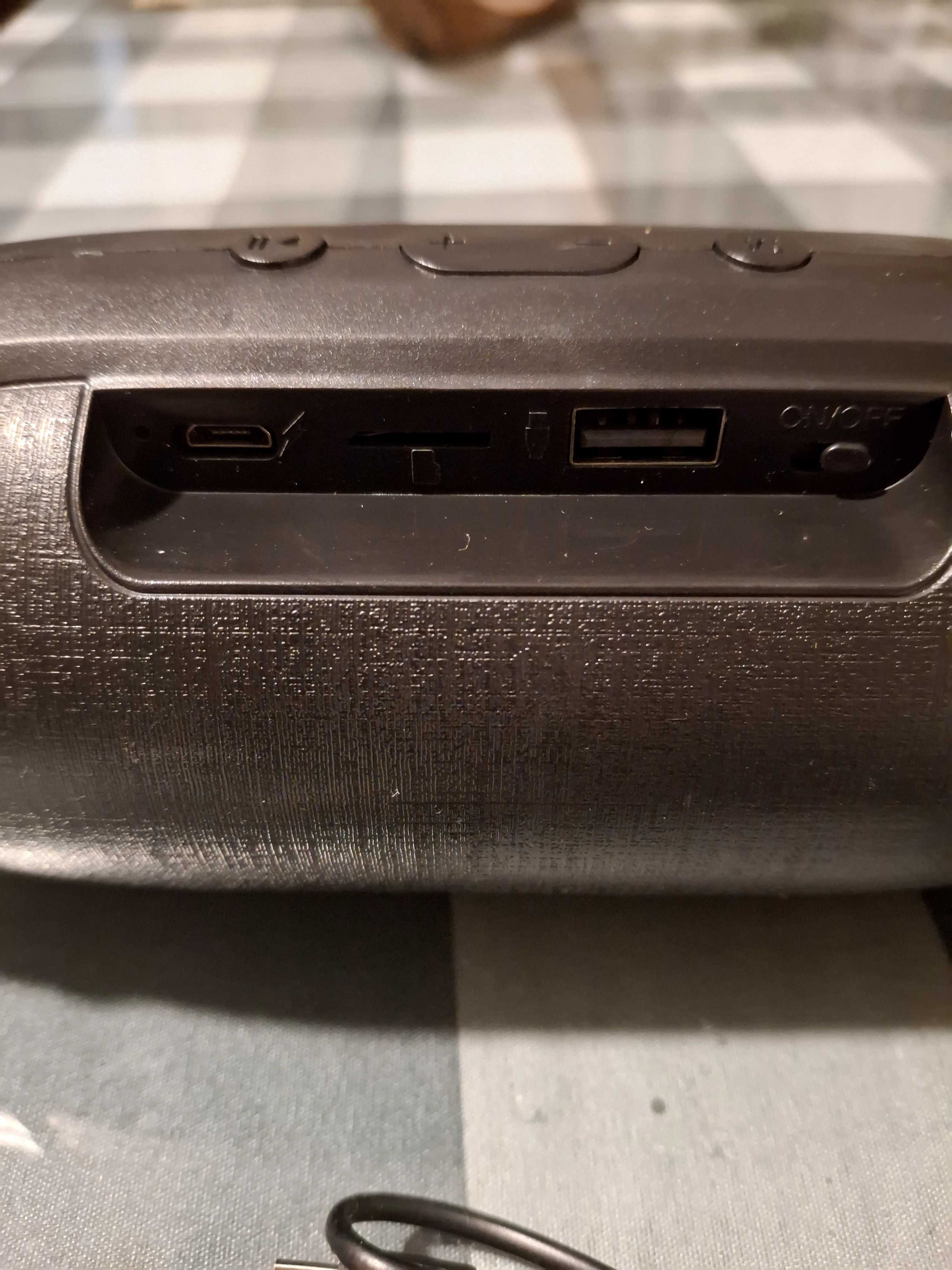 Głośnik turystyczny bluetooth z radiem