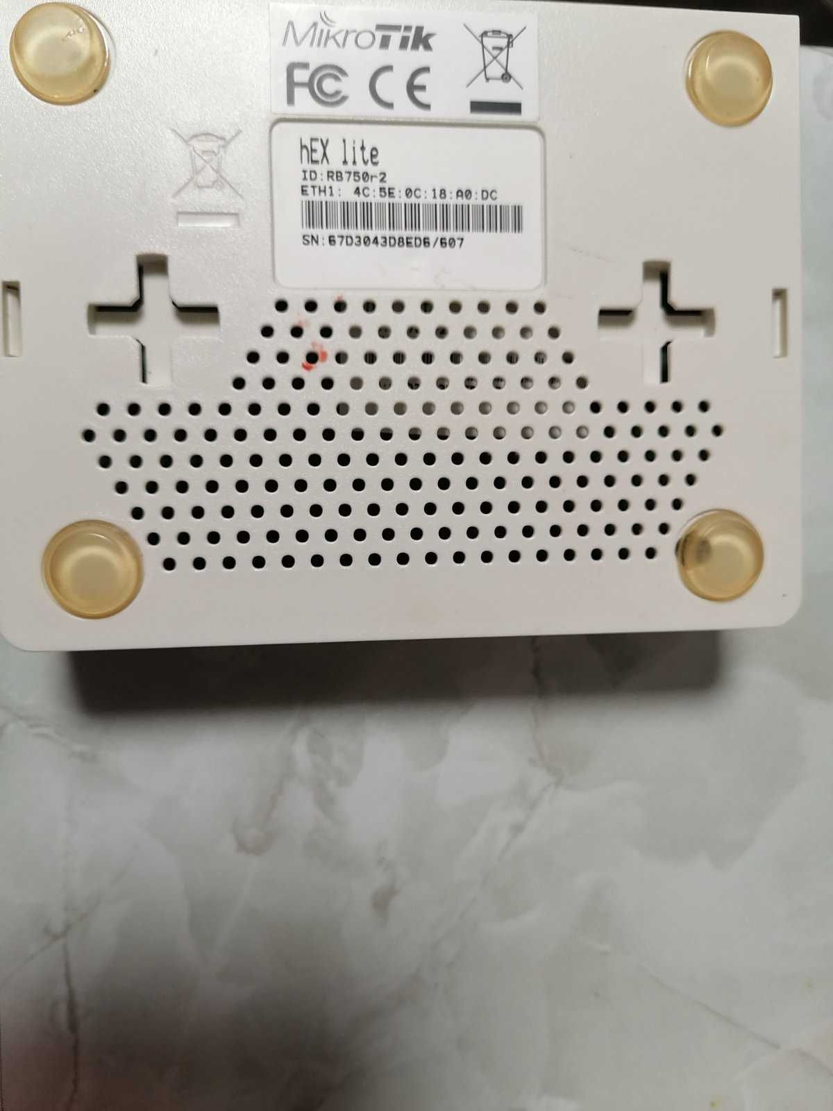 Маршрутизатор  MikroTik hEX lite (RB750r2)