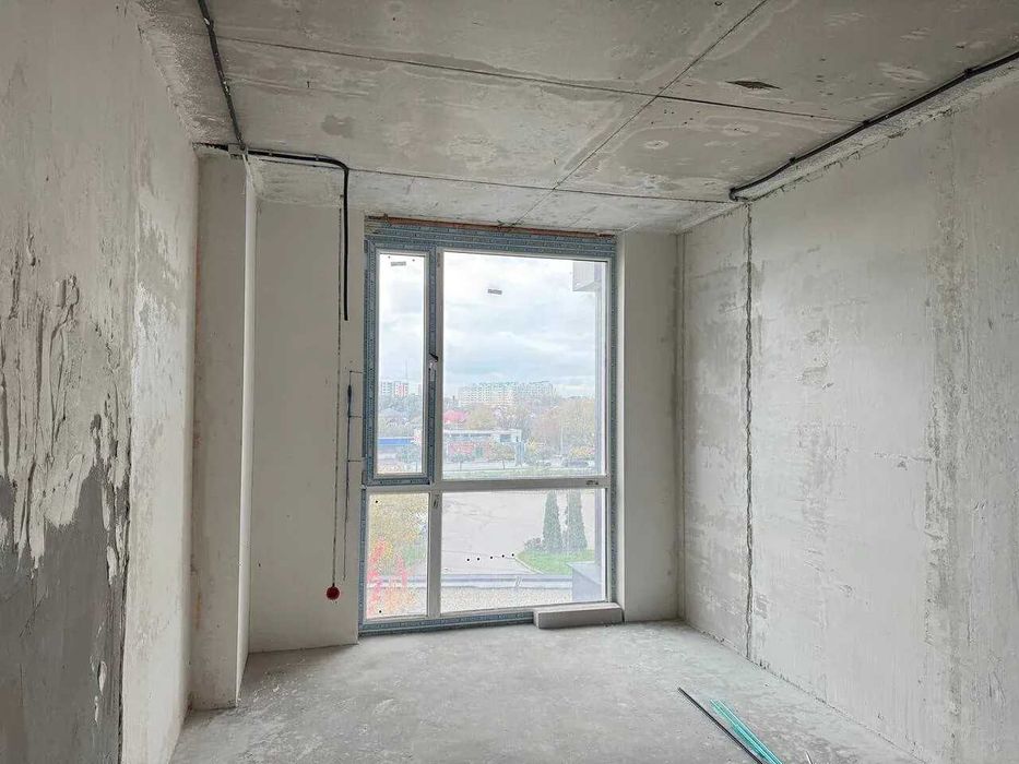 Простора трикімнатна в ЖК "Шоколад" !