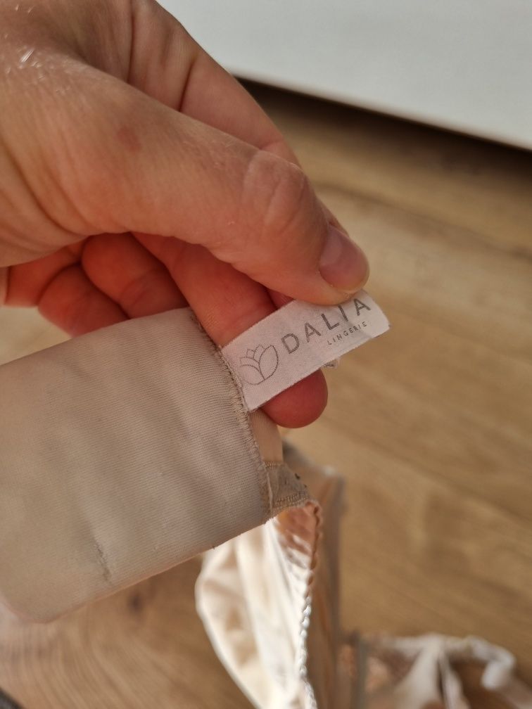 6. Damski biustonosz DALIA do karmienia stanik 70G miękki