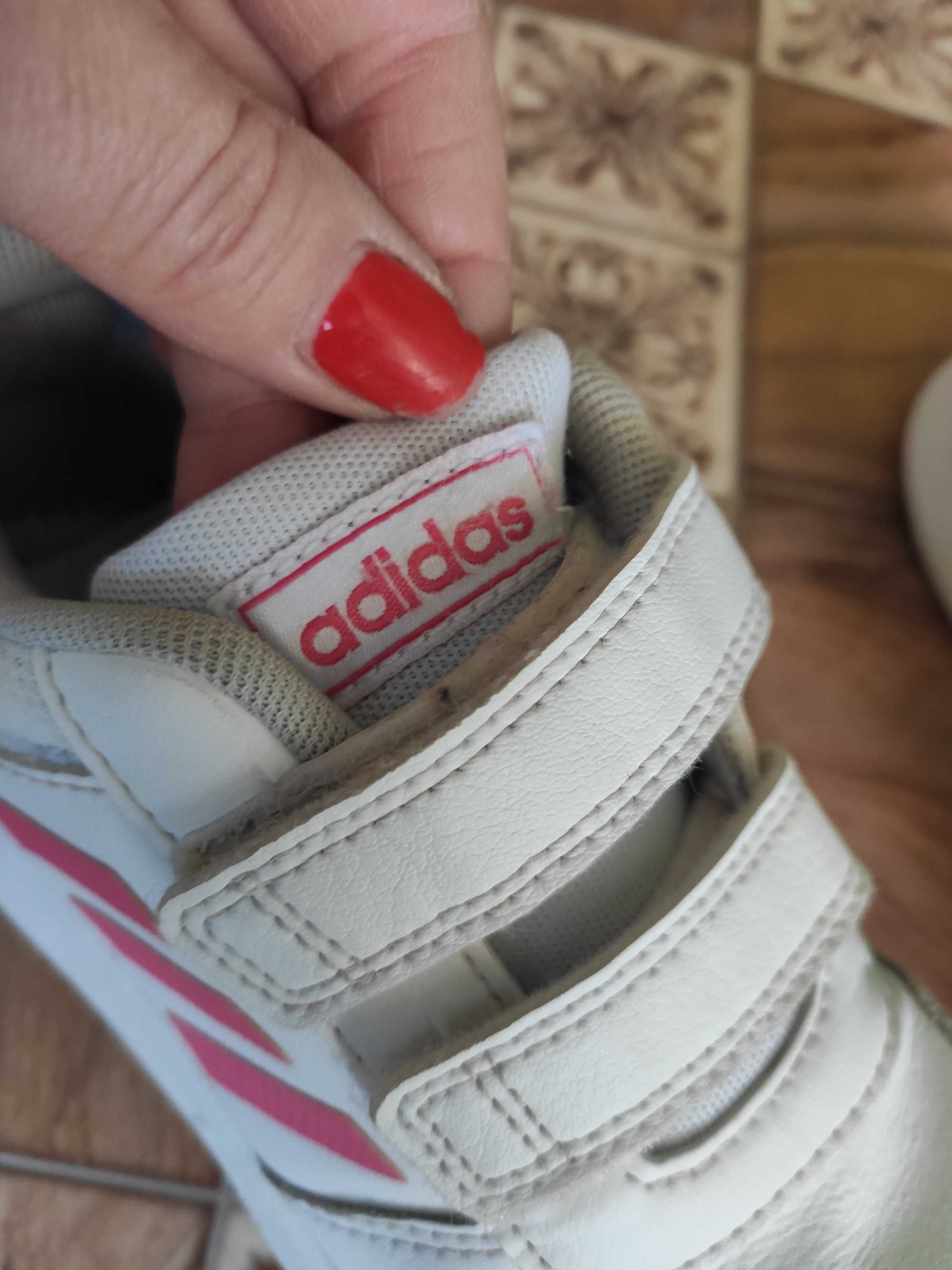 Кросівки білі Adidas