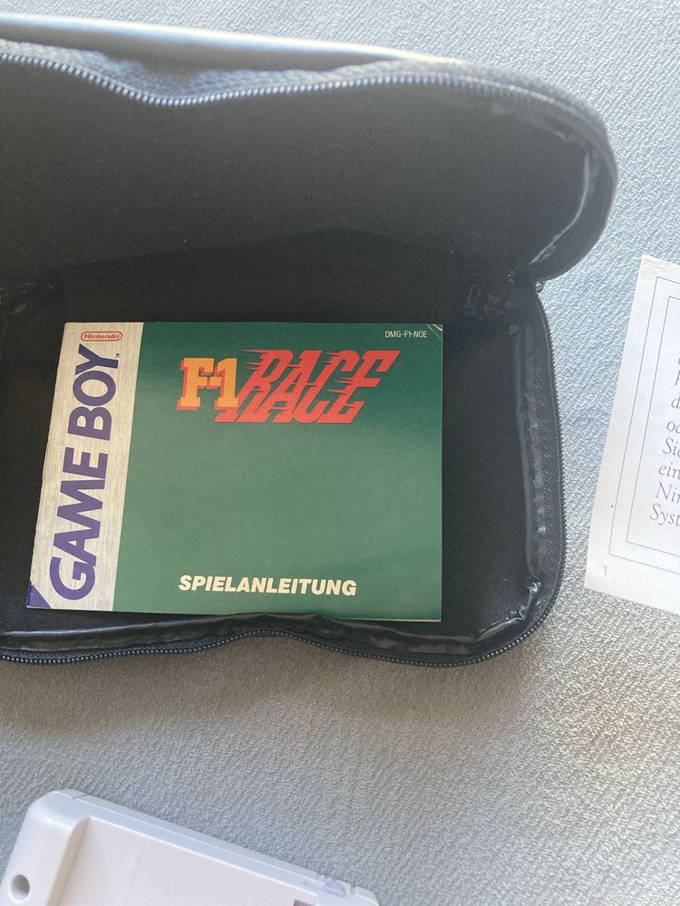 GameBoy original + jogo Gargoyle's Quest com manual