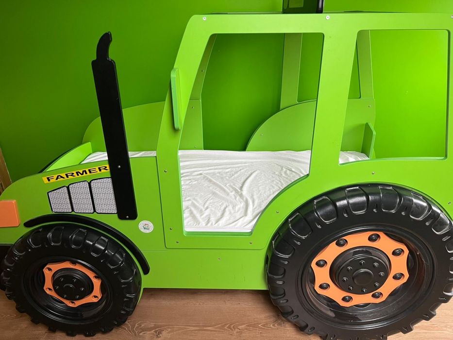 Łóżko traktor z materacem