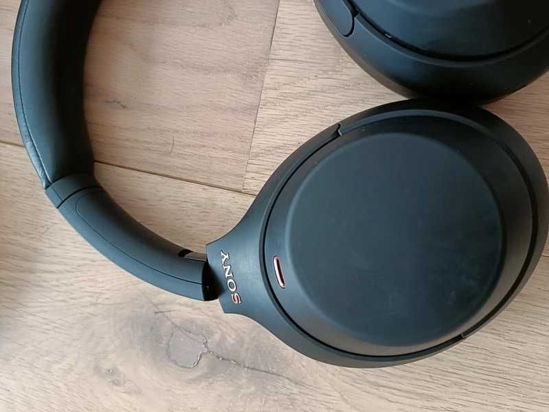 Auscultadores com cancelamento de ruído sem fios WH-1000XM4