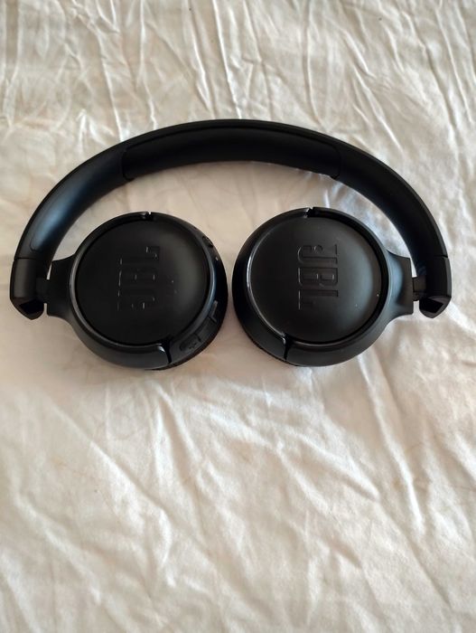 Fones JBL Tunes.
