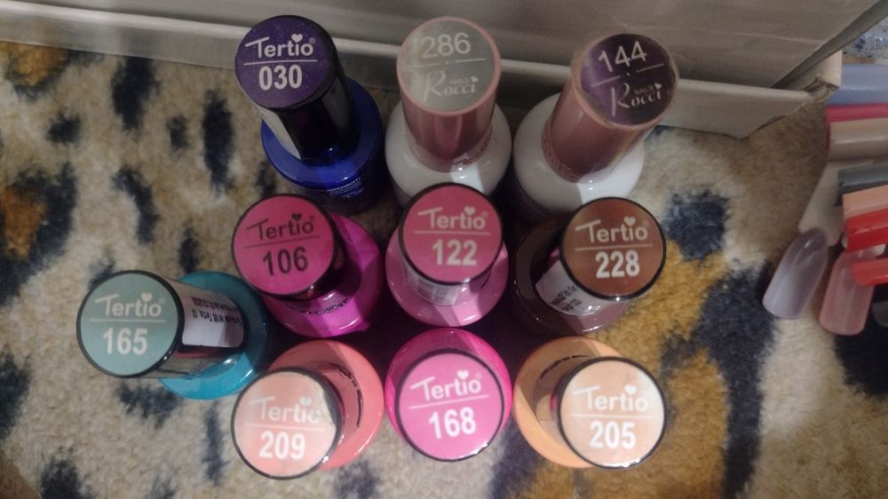 Форми для нарощування та гель лаки