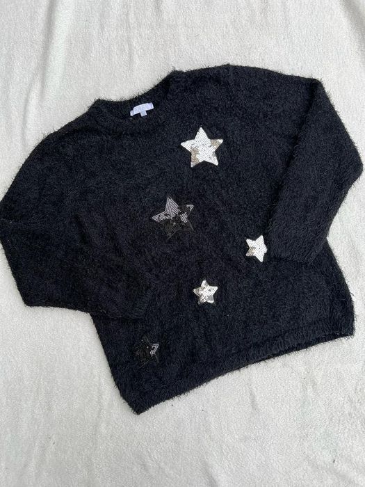 Włochaty sweterek z cekinami gwiazdki XL