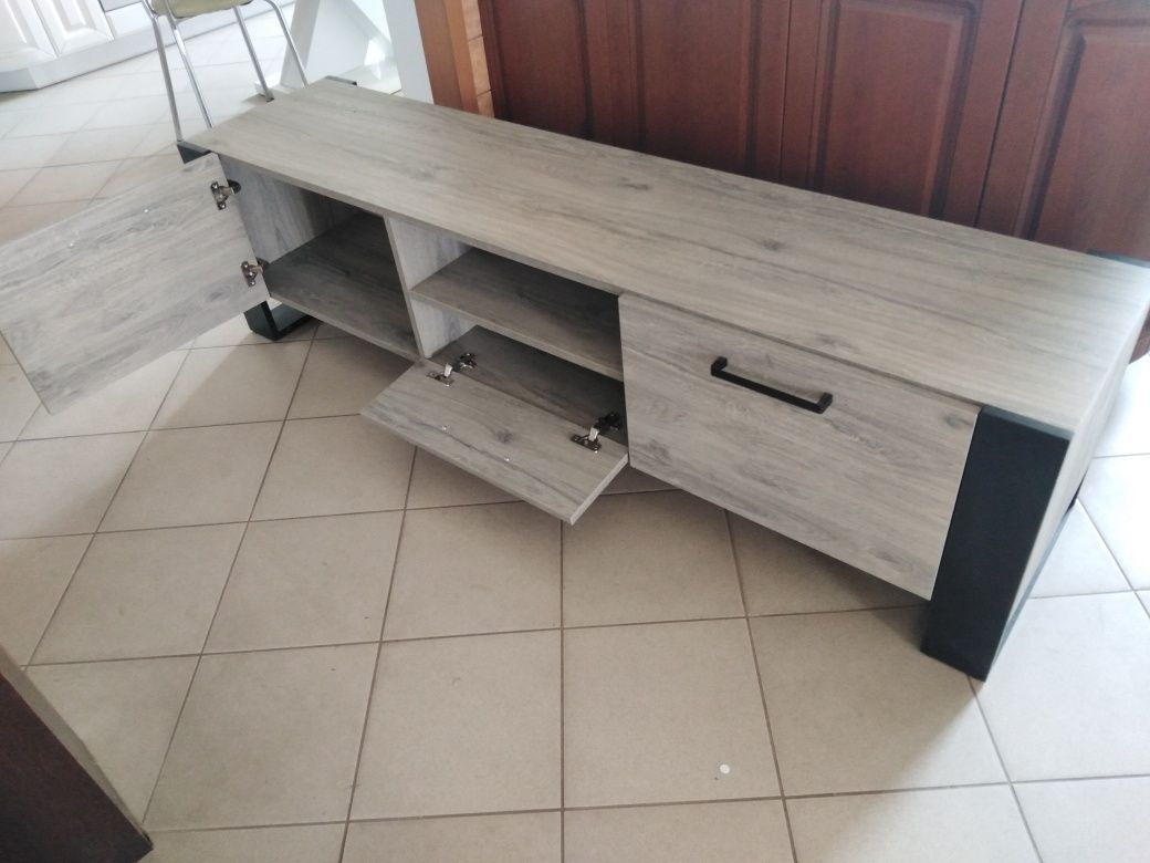 Szafka pod telewizor