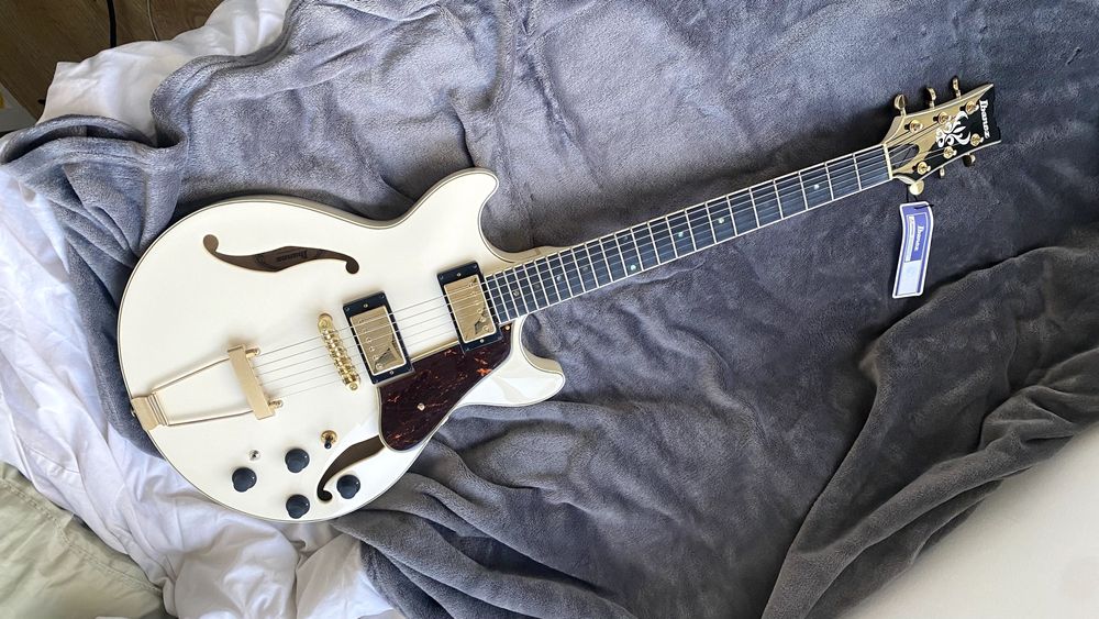 Ibanez AMH90 Pearl Artcore Semi Hollow Electric Guitar