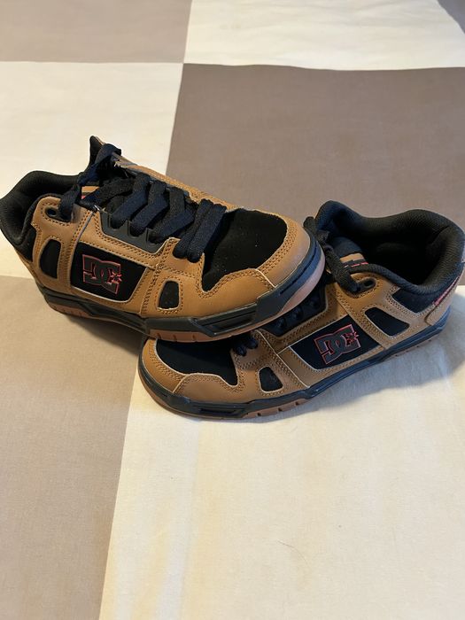 Tenis DC Shoes castanhos