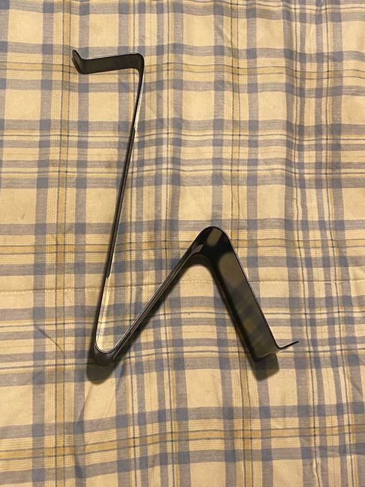 Vendo suporte de fones de ouvido de ferro