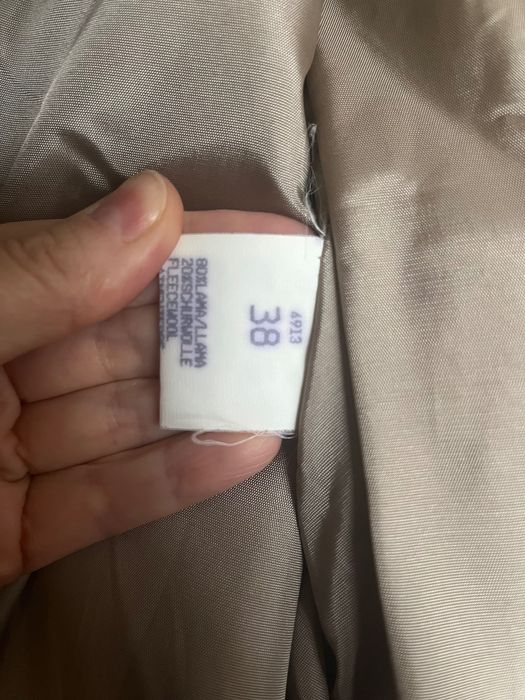 Przepiękny płaszcz  z wełny lamy, z paskiem r.38. vintage