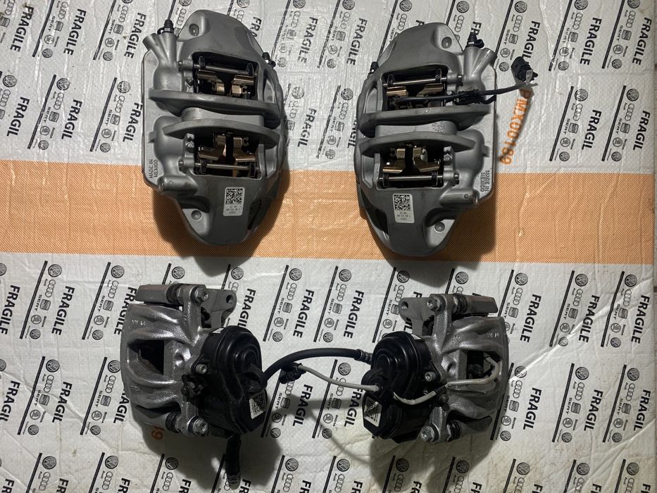 Audi Q5 80A супорта,колодки