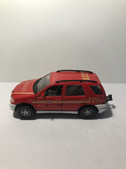 Mercedes ML escala 1/32