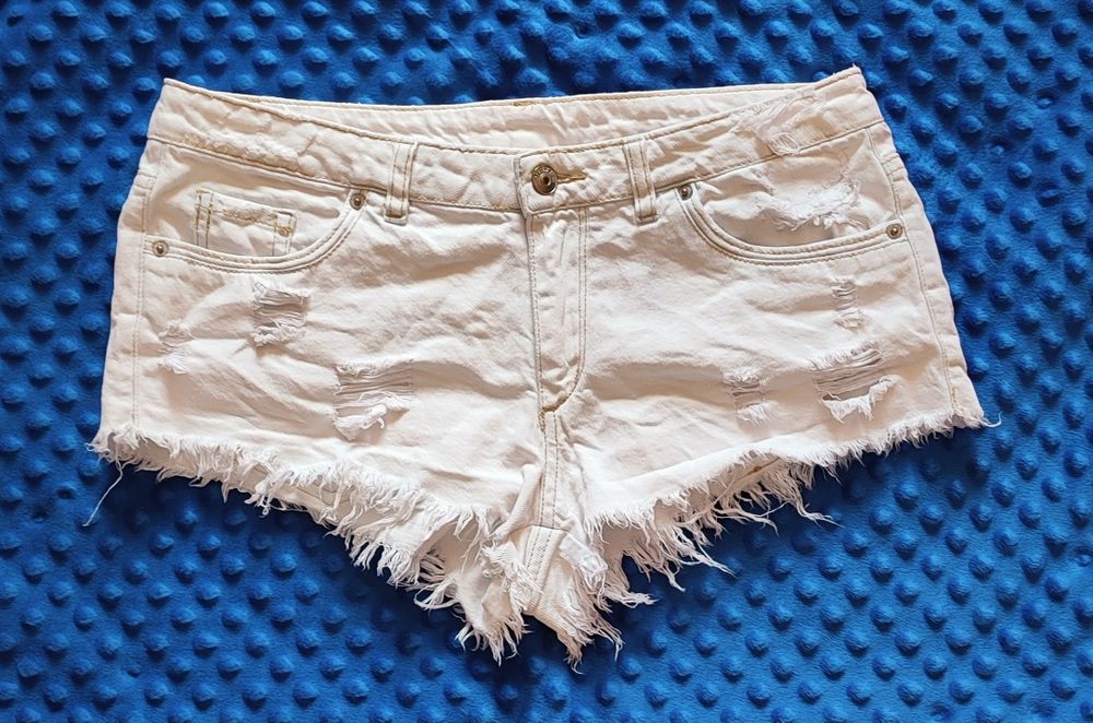 H&M Białe krótkie spodenki szorty r.38