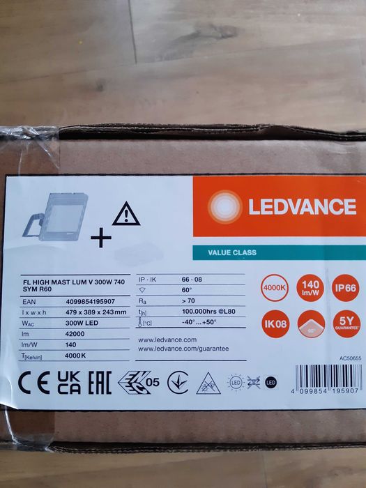 Naświetlacz LED Ledvance Osram High Mast Floodlight 300W 4000K czarny