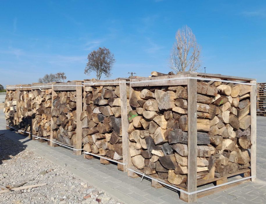Drewno opałowe do kominka, do pieca, pocięte i połupane, transport