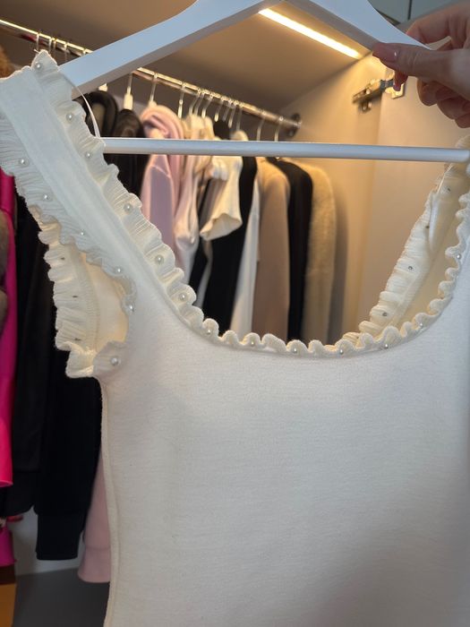 biała sukienka Zara