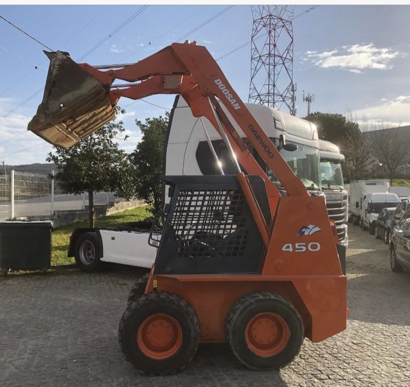 Recolha entulho sucata madeira vários serviços de camiao