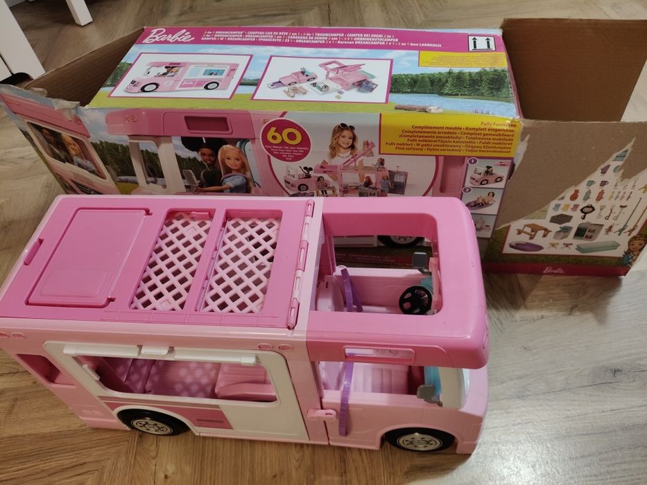 Camper Barbie pink