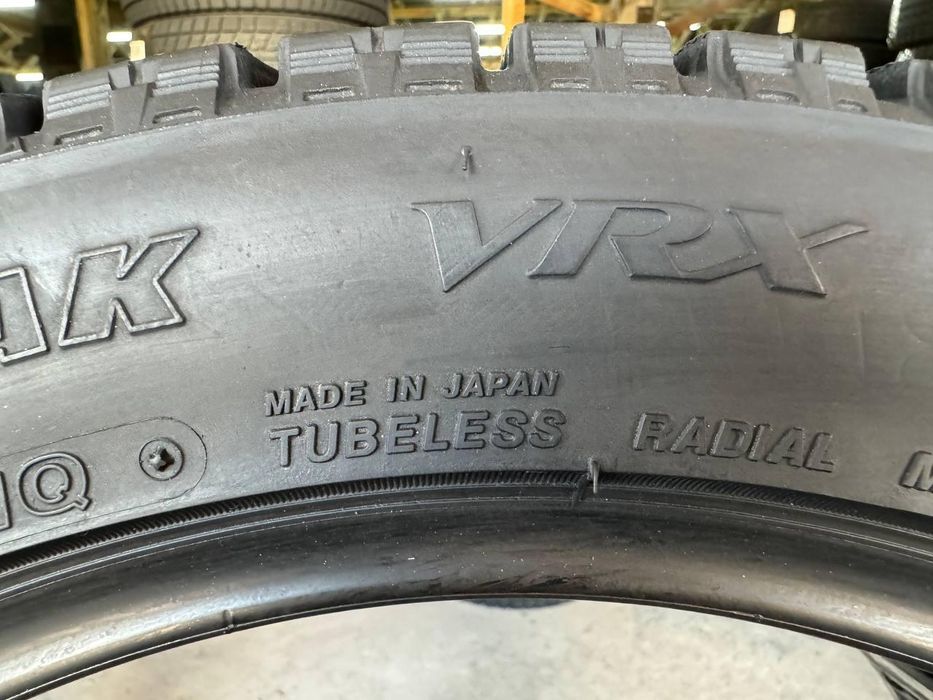215/50 r17 bridgestone blizzak vrx 8mm шини бу зима