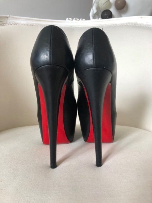 Christian Louboutin Daffodile