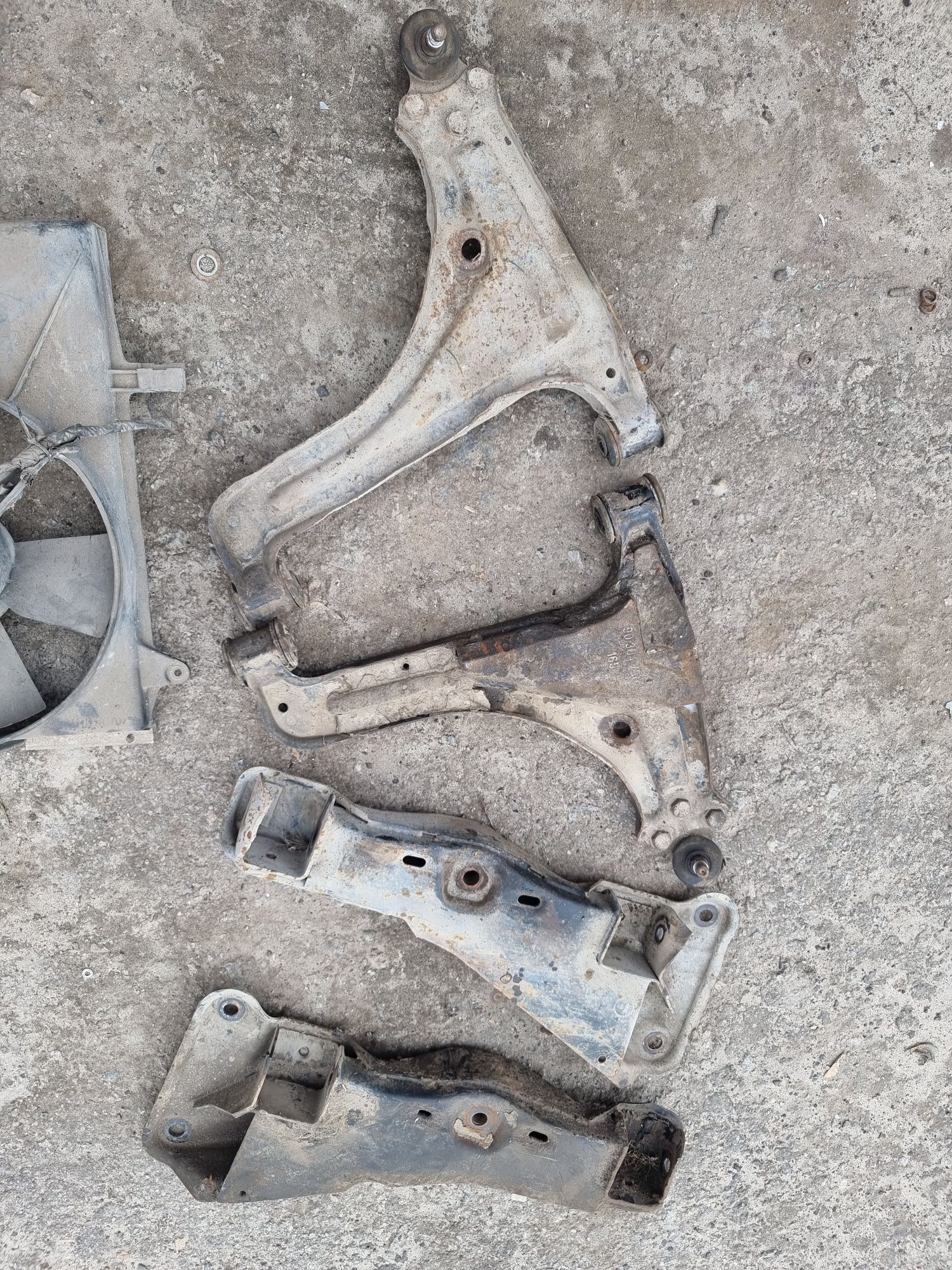Передние стойки opel Daewoo пружины