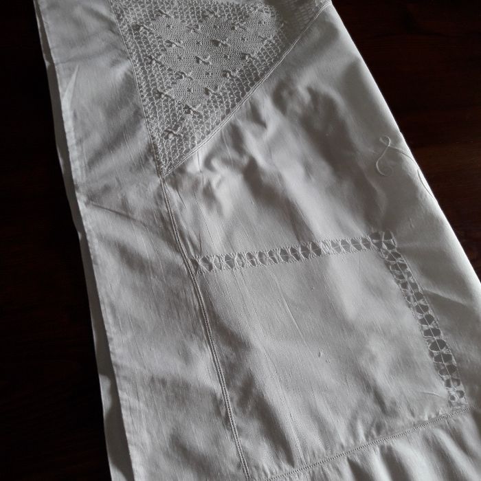 Fronhas (2) p/almofadas com renda e bainha aberta, antigo