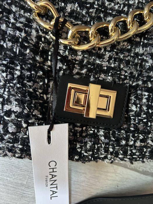 Сумка Chantal Firenze , у стилі Shanel з золотими додатками.