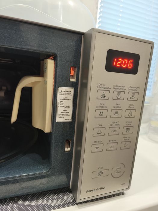 Мікрохвильова піч Samsung