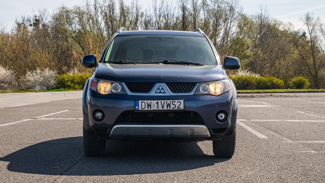Mitsubishi Outlander 3.0 V6 Benzyna 4x4 | 2008 | Automat | 7 miejsc |