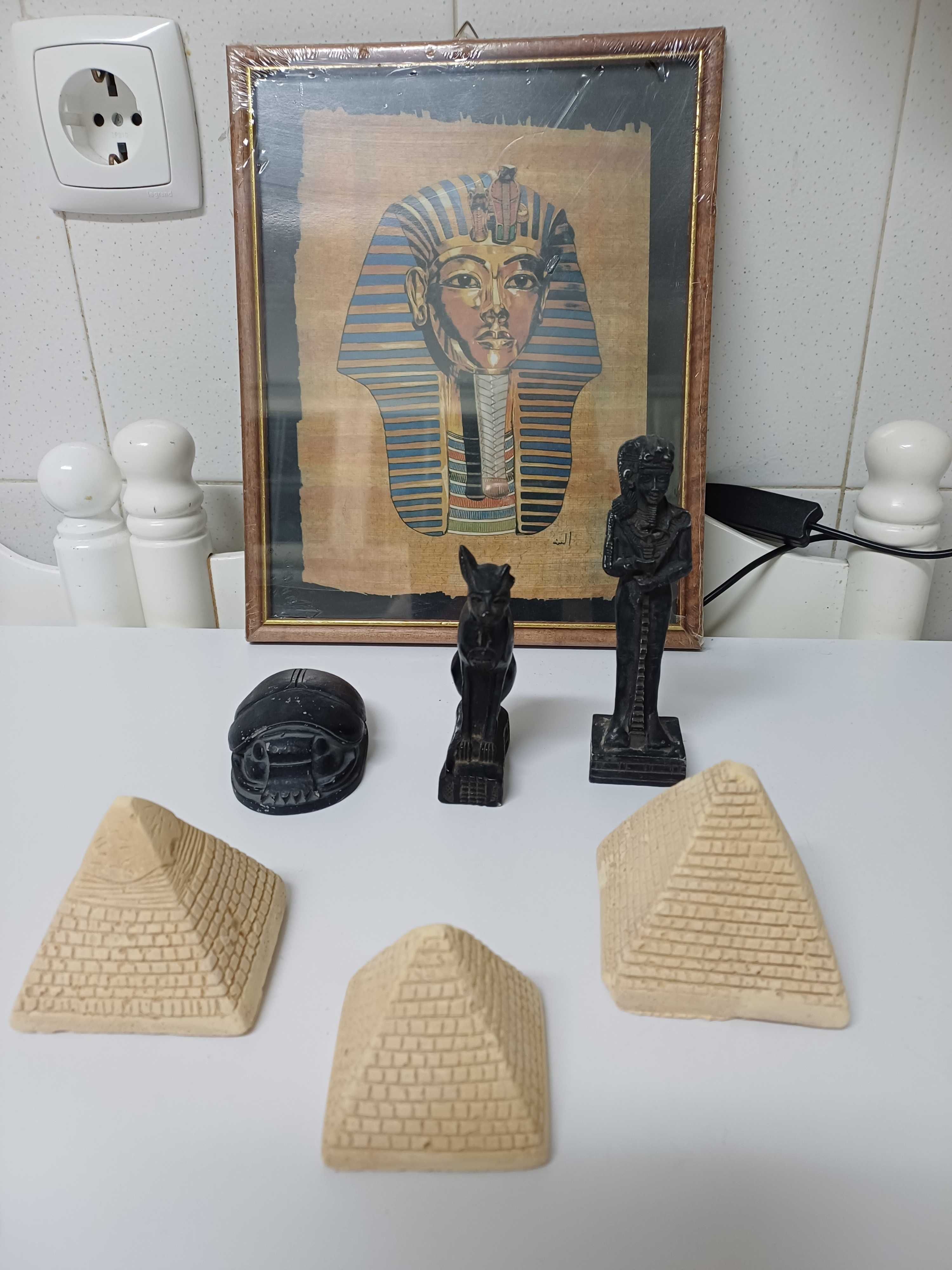 Conjunto do Egipto - Quadro, 3 figuras e 3 pirâmides