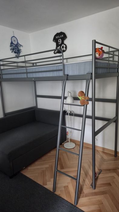 Łóżko piętrowe na antresoli Ikea Svärta + materac