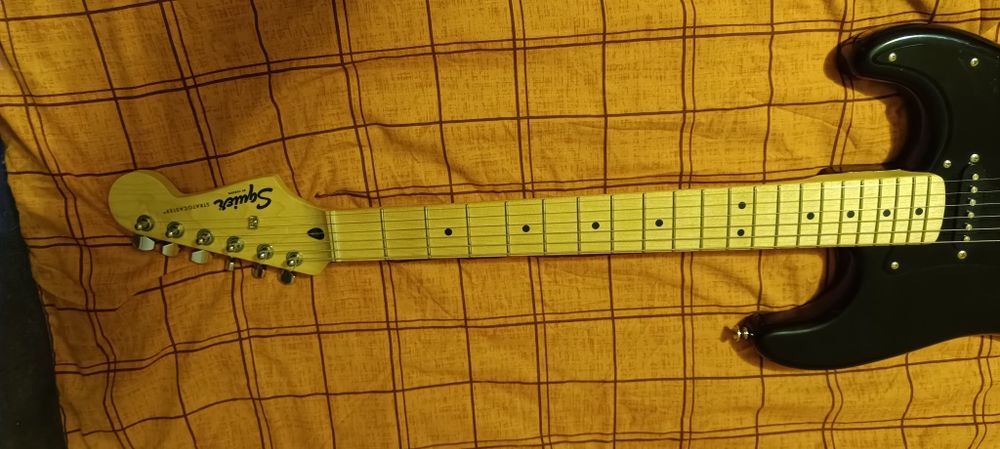 Fender squire Stratocaster hss mn black