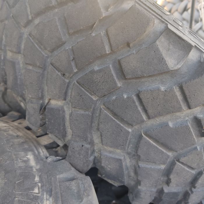 Pneus 235 75 R15 5x165.1 E Jantes 15 land rover series 3