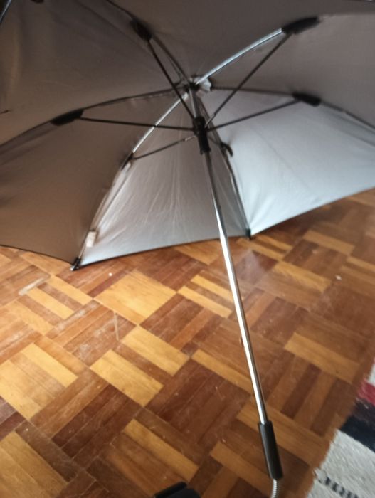 Guarda Chuva / Guarda sol para carrinho de bebé  COMO NOVO!