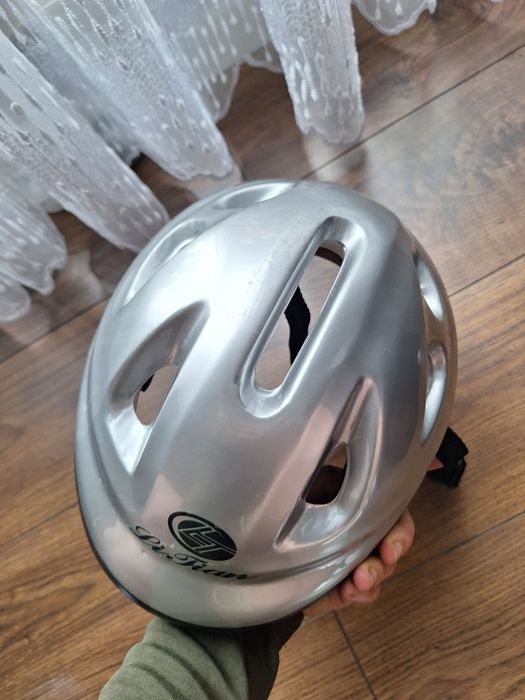 Kask rowerowy dla dorosłej osoby